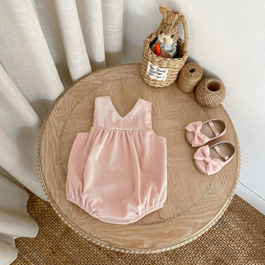 New autumn baby clothing for 0-3 years old, fashionable baby girl jumpsuit, corduroy rabbit embroidered triangle jumpsuit