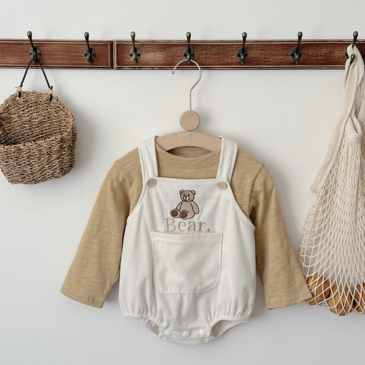 Autumn Baby Sleeveless Romper Boy Girl Loose Embroidery Bear Shoulder Strap Triangle Jumpsuit Casual Overalls for Little Ones