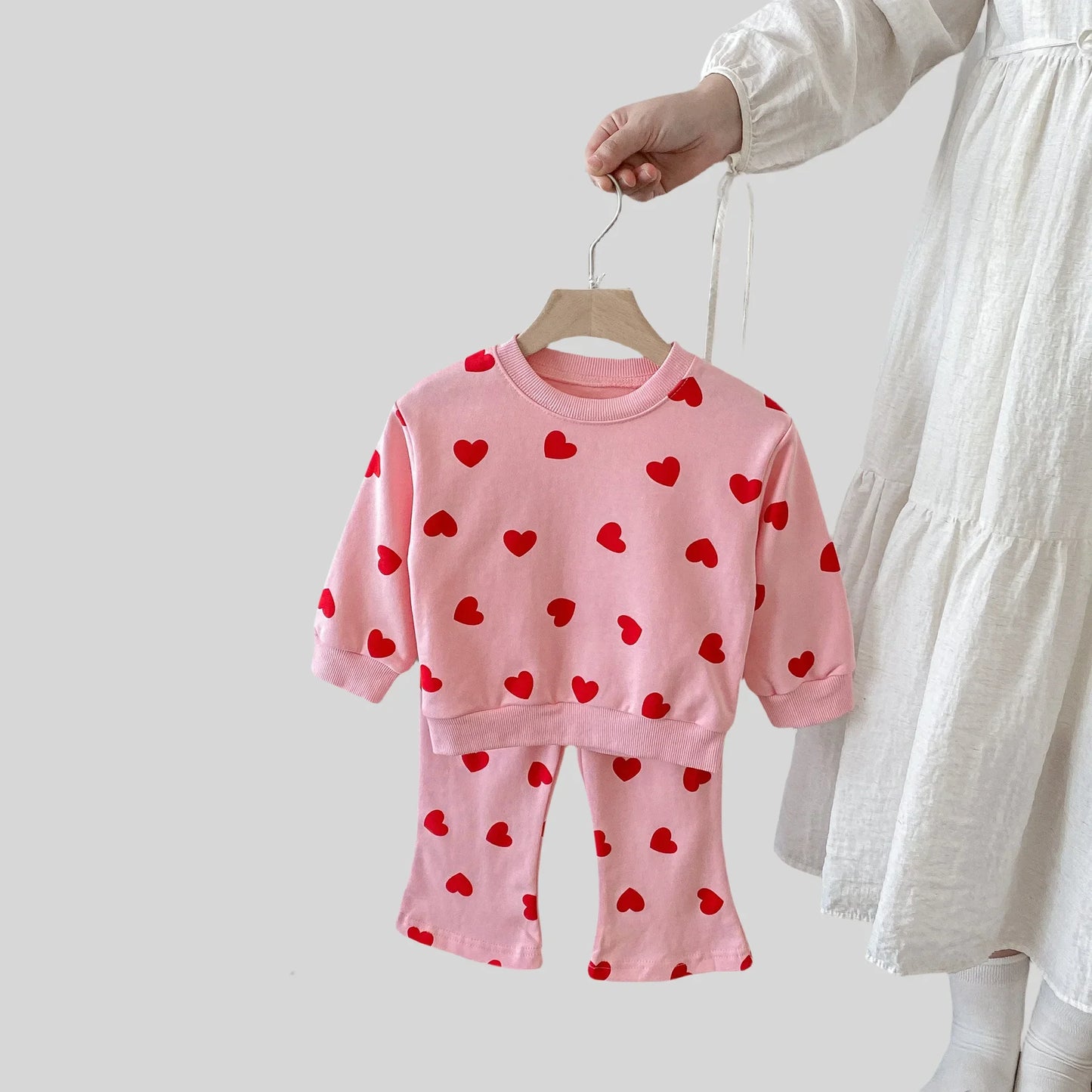 2025 Fall Toddler Girls Heart Print Sweatshirt Set Sweet Vintage Long Sleeve Flared Pants 2-Piece Girls Outfit Clothing Suit