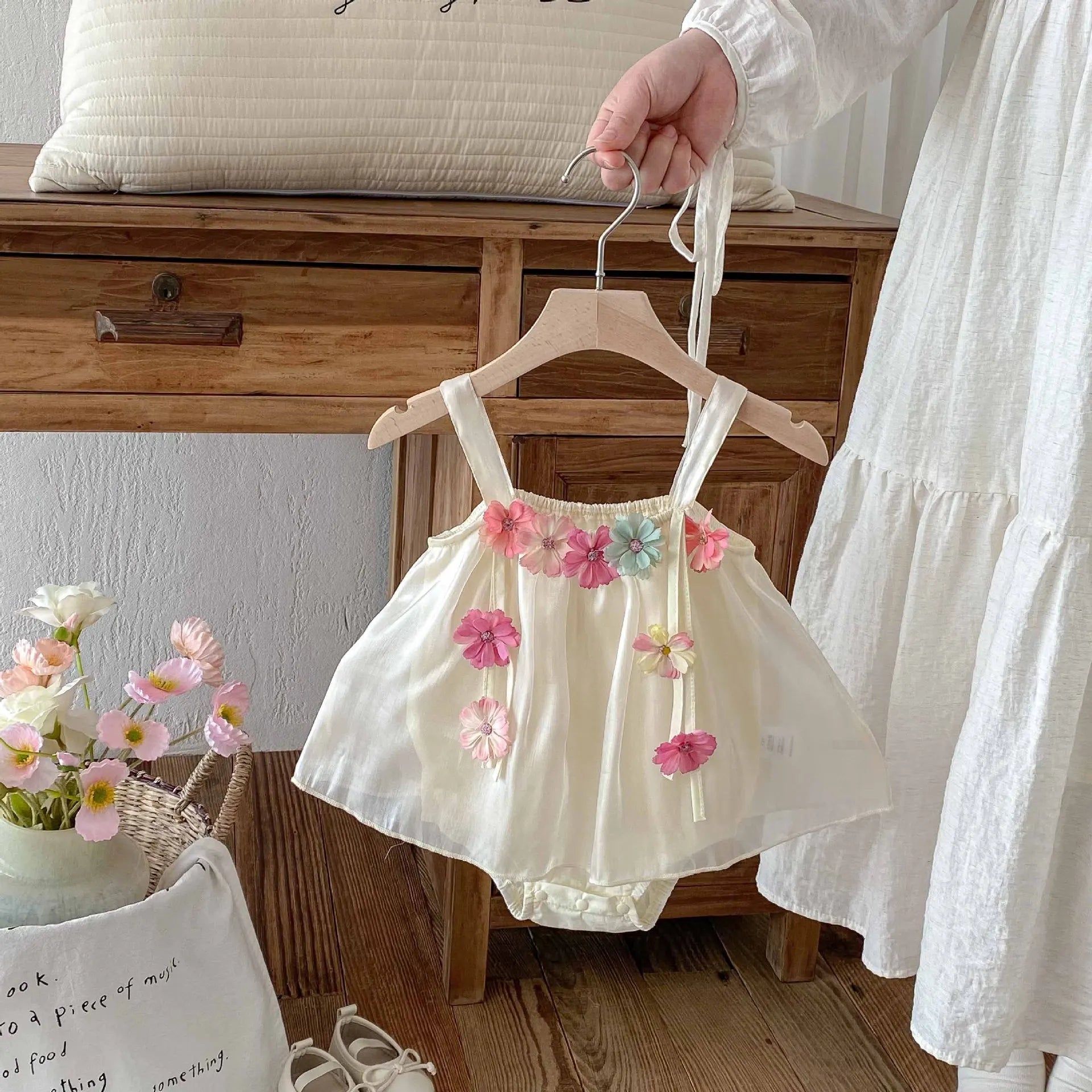 Summer Suspenders Bodysuit for Baby Girls 0-2Y Sweet Newborn Infant 3D Flower Onesie Dress 100 Days Infant Thin Style Clothing