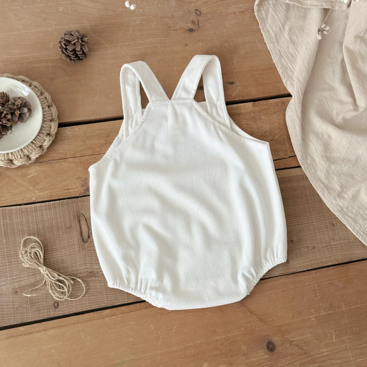 Autumn Baby Sleeveless Romper Boy Girl Loose Embroidery Bear Shoulder Strap Triangle Jumpsuit Casual Overalls for Little Ones